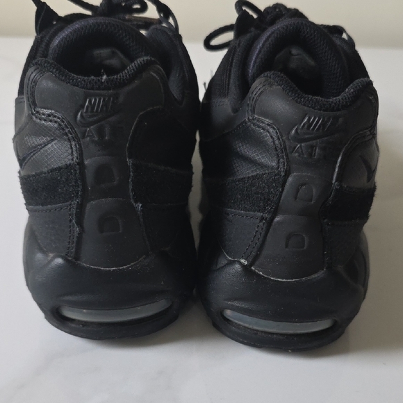 Nike Black Air Max 95 Sneakers - Picture 4 of 10